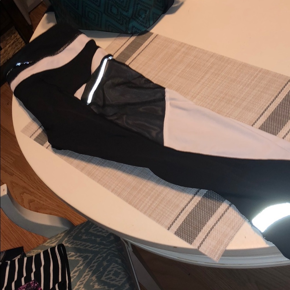 Black and White Lululemon Capri